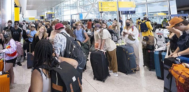 İngiltere Havalimanlarında grevler başladı. Askeri personel ve memurlar görevli!