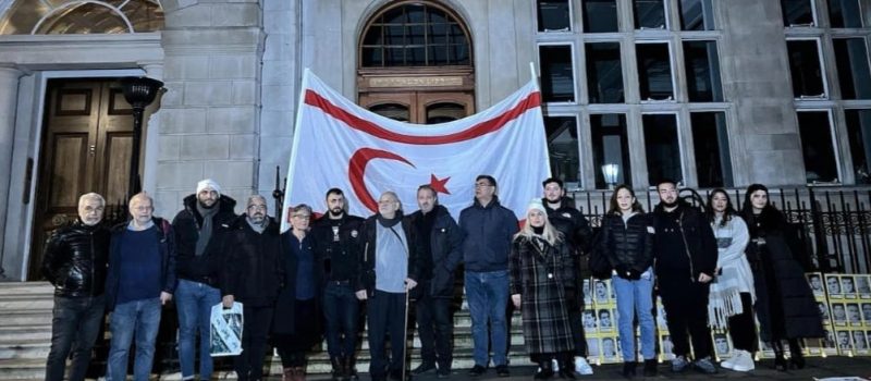 Londra’da “Kanlı Neol” olarak geçen katliamın 59’uncu yılında anma töreni düzenlendi.