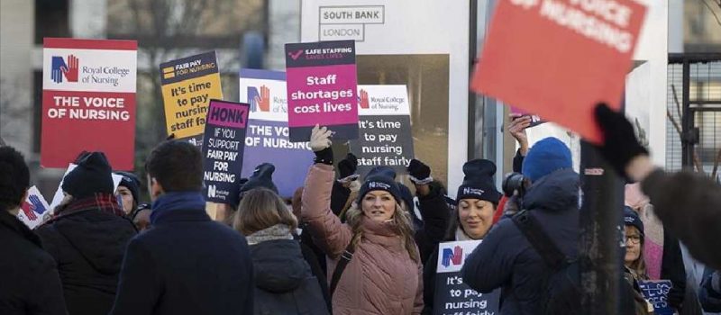 Yine grev İngiltere ve Galler’de hemşireler greve gidiyor